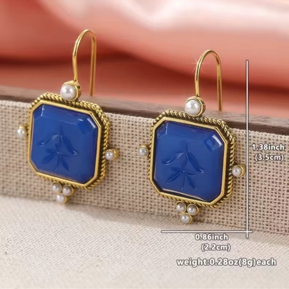 Vintage Blue Pearl Earrings - Picture 5 of 6